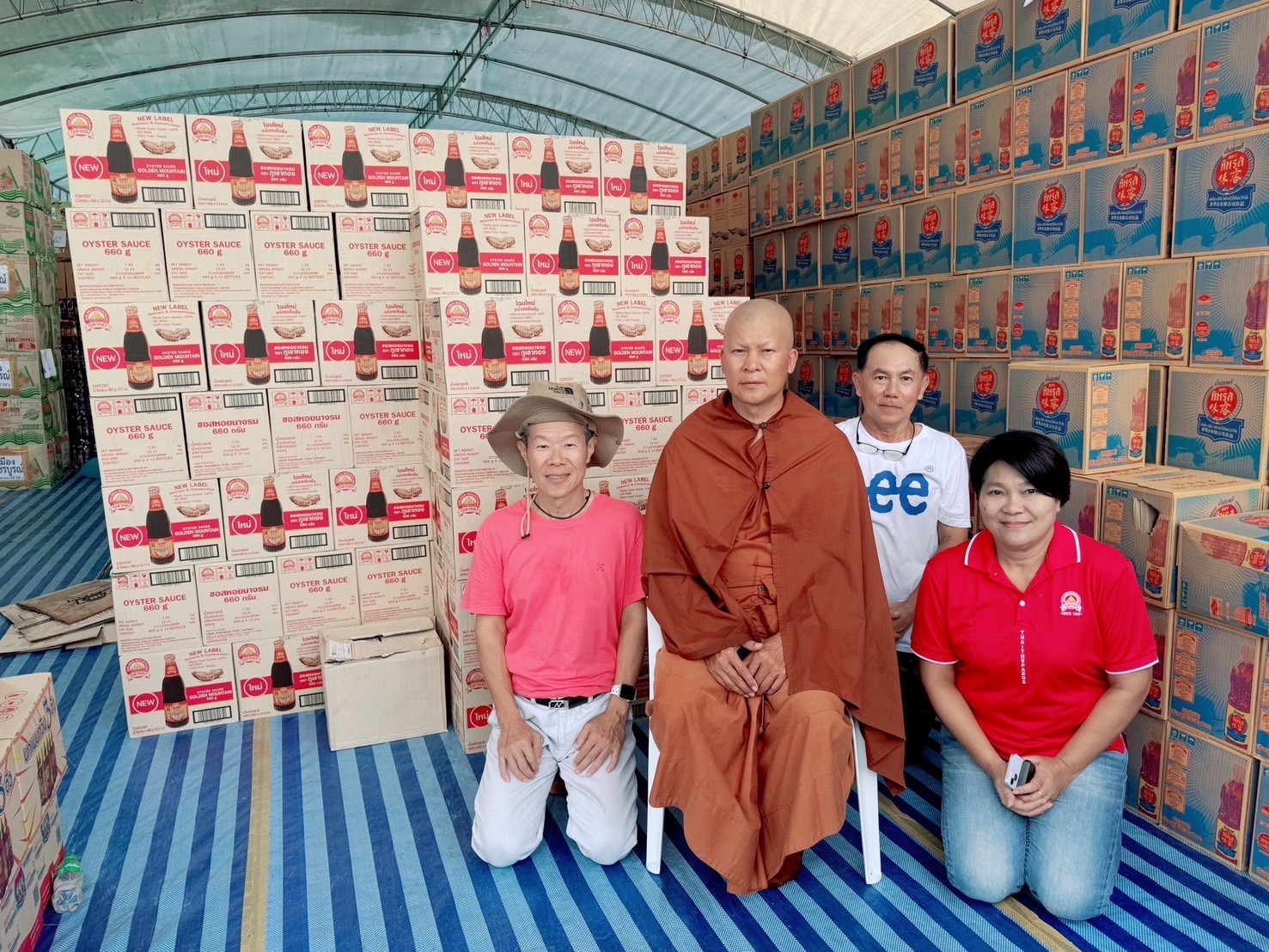 โครงการ “ภูเขาทองไม่ทิ้งกัน” ปี 2567 วันที่ 15 พฤศจิกายน 2567 มอบผลิตภัณฑ์ซีอิ๊วขาวขนาด 200มล. จำนวน 100 ลัง ให้โครงการมหาทานบารมี ทุ่งป่าสวนสน ธรรมสถาน ต.จันทึก อ.ปากช่อง จ.นครราชสีมา