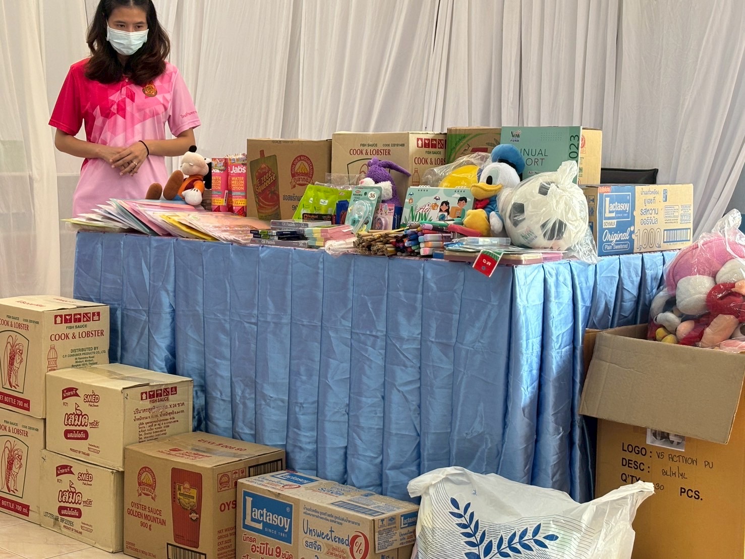 โครงการ “ภูเขาทองไม่ทิ้งกัน” ปี 2568 มอบผลิตภัณฑ์ตราภูเขาทองให้สถาบันอุดมศึกษาต่างๆ เพื่อนำไปใช้ในการจัดกิจกรรมสาธารณะประโยชน์